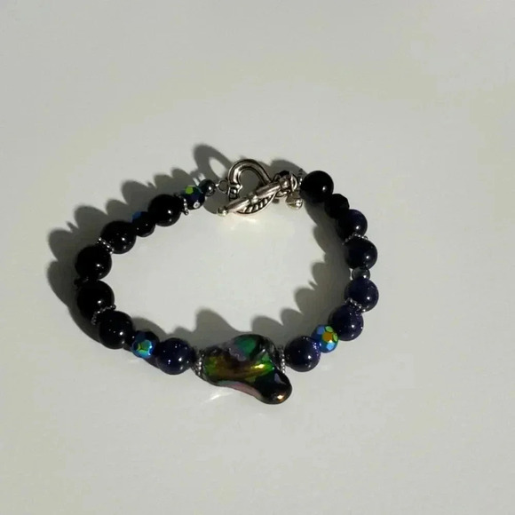 5/$25 Beautiful beaded bracelet - Picture 1 of 2